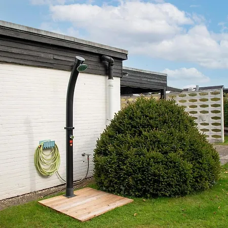 Four Seasons * Haffkrug