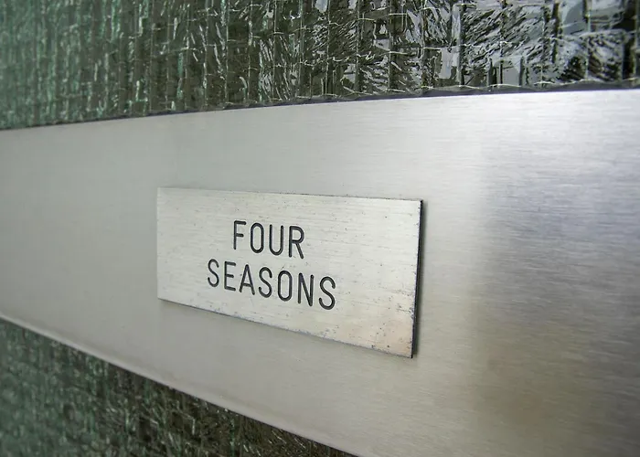 度假居 Four Seasons *